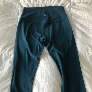 Align crops size 6. Lululemon